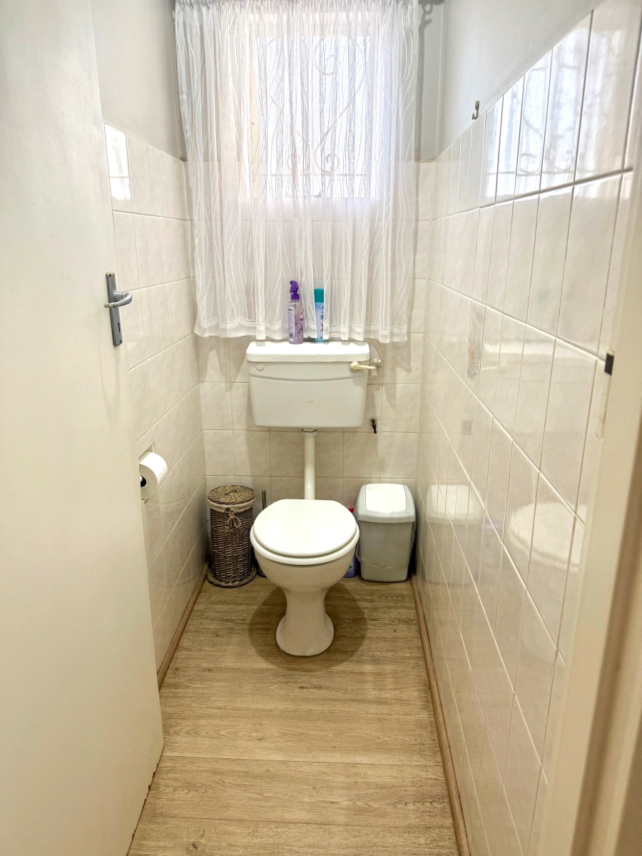 4 Bedroom Property for Sale in Amandelrug Western Cape